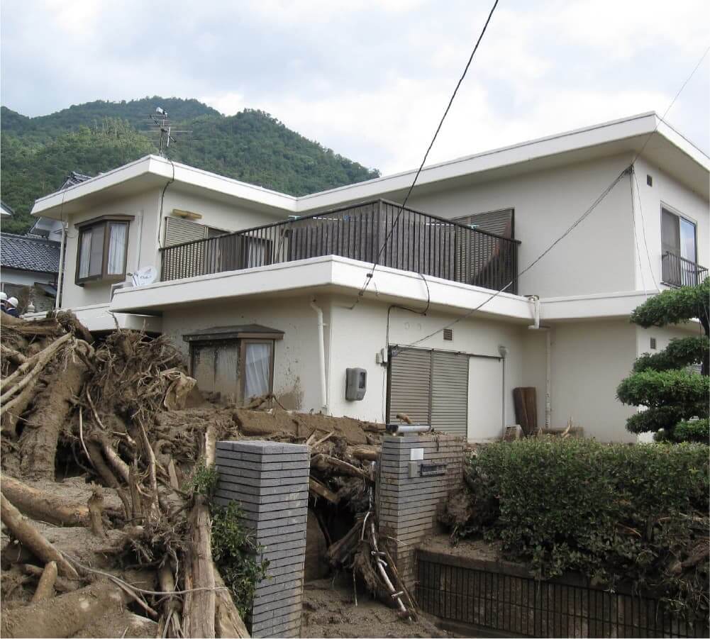 隣家の火災からも守るコンクリート住宅