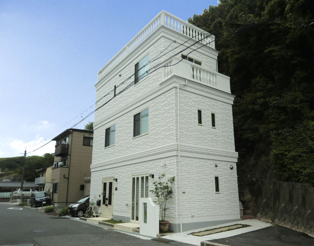 3階建ての店舗併用住宅